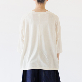WHITE、身長162cm WHITE、身長162cm