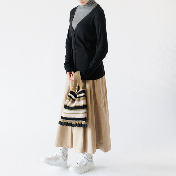 BLACK、身長162cm
