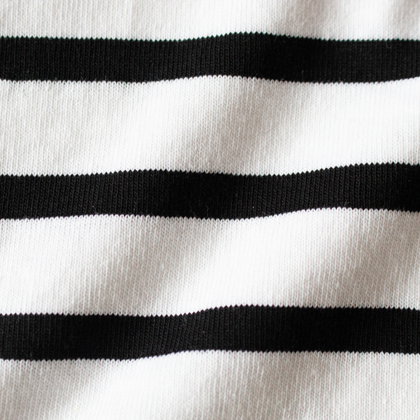 コシのある目の詰まったざっくりした風合い(Blanc Noir)