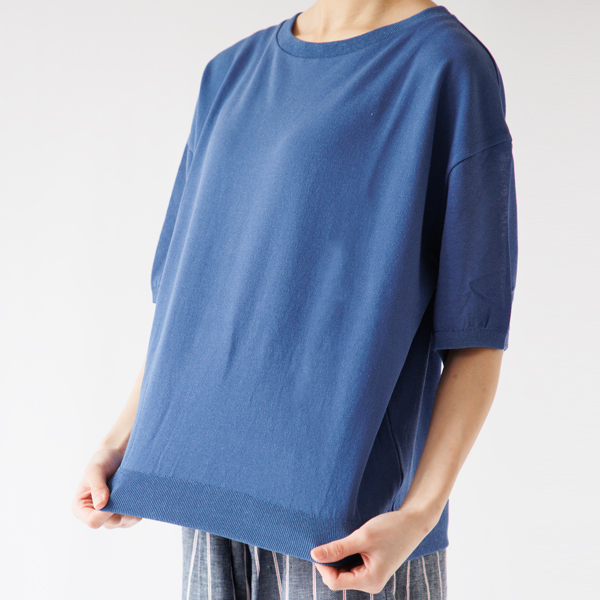 伸縮性に優れます(BLUE)