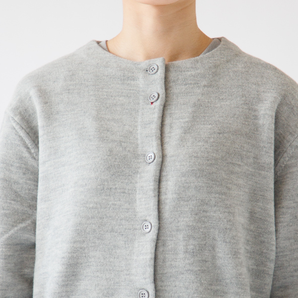ボタンを閉じたところ(LIGHT GREY)