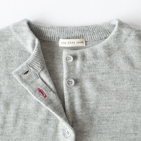 ボタンに遊び心(LIGHT GREY)