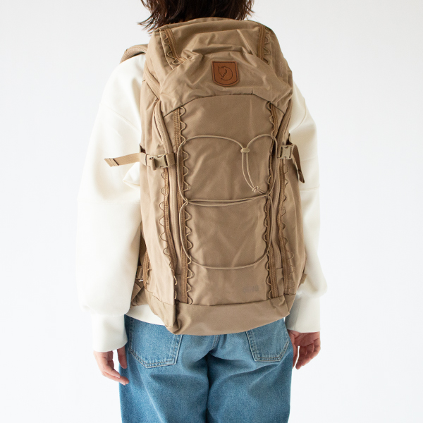 Clay、身長156cm Clay、身長156cm