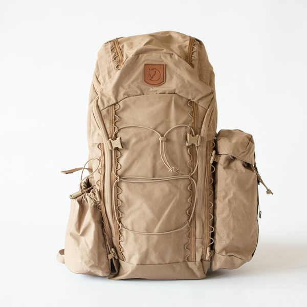 左にGear Holder、右にSide Pocketを付けた様子 左にGear Holder、右にSide Pocketを付けた様子