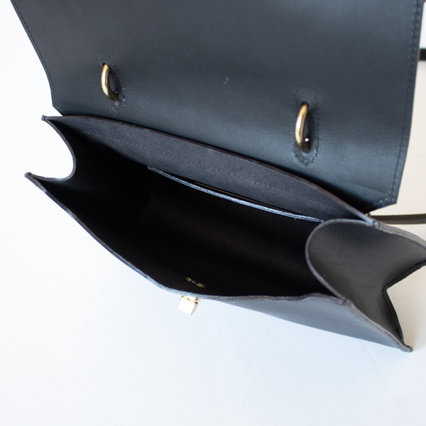 レザーバッグ　HEBE(black)
