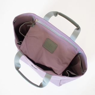 フラップを閉じたところ(B TOTE S) フラップを閉じたところ(B TOTE S)