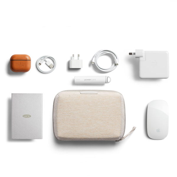 Tech Kit Compact ポーチ(Saltbush)