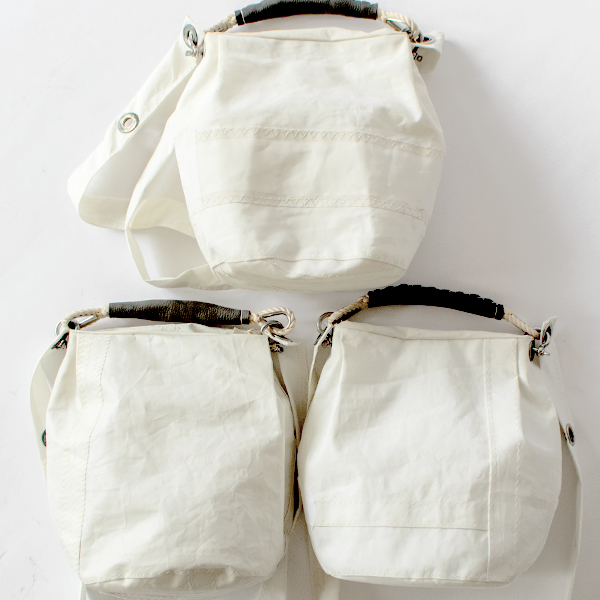 ヴィンテージ素材を使用しているため、二つと同じデザインがありません ヴィンテージ素材を使用しているため、二つと同じデザインがありません