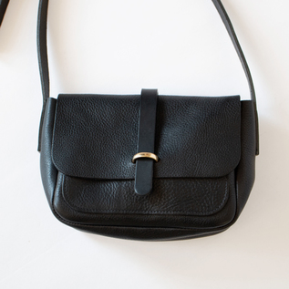 レザーショルダーバッグ  Jay