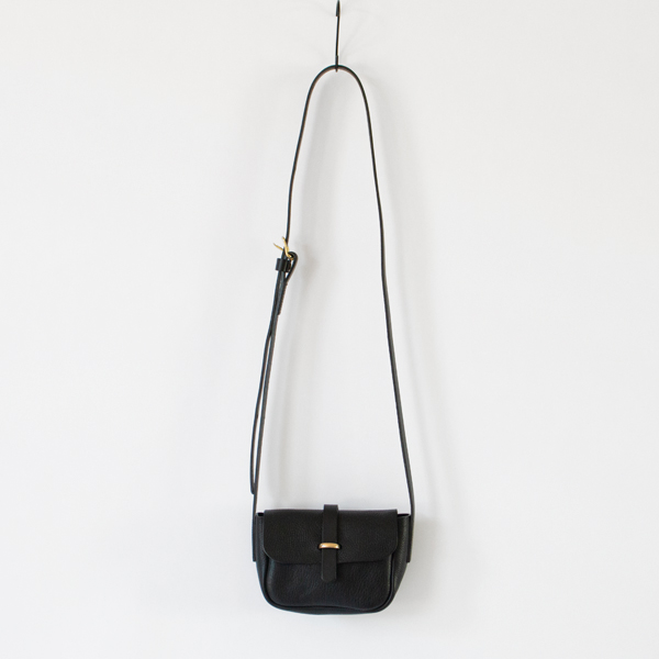 レザーショルダーバッグ Wren(Grainy Black)