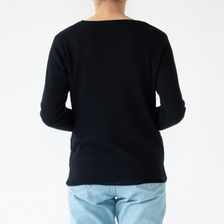B.NAVY、身長163cm B.NAVY、身長163cm