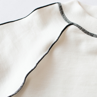 WHITEには黒ステッチを施しています(WHITE) WHITEには黒ステッチを施しています(WHITE)