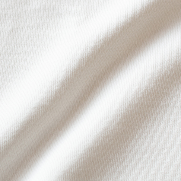 ほんのりと光沢感があります(WHITE)
