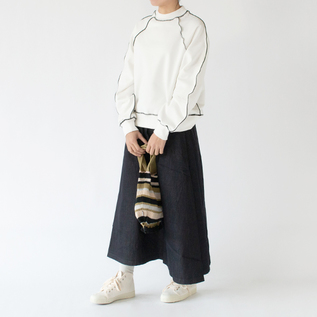 WHITE、身長163cm WHITE、身長163cm