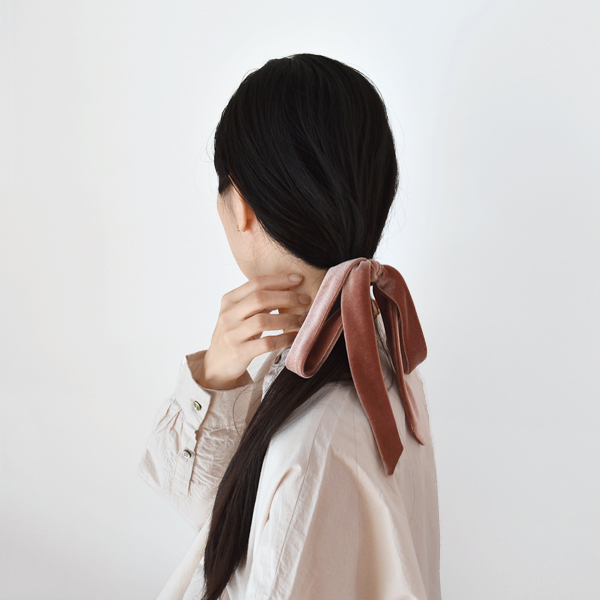 結ぶだけで華やかになるヘアゴム（BLUSH）