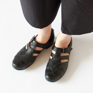 メッシュストラップシューズ TR-029 BLACK／chausser（ショセ）｜愛着