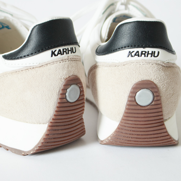 ヒールのリフレクティブディテール ヒールのリフレクティブディテール