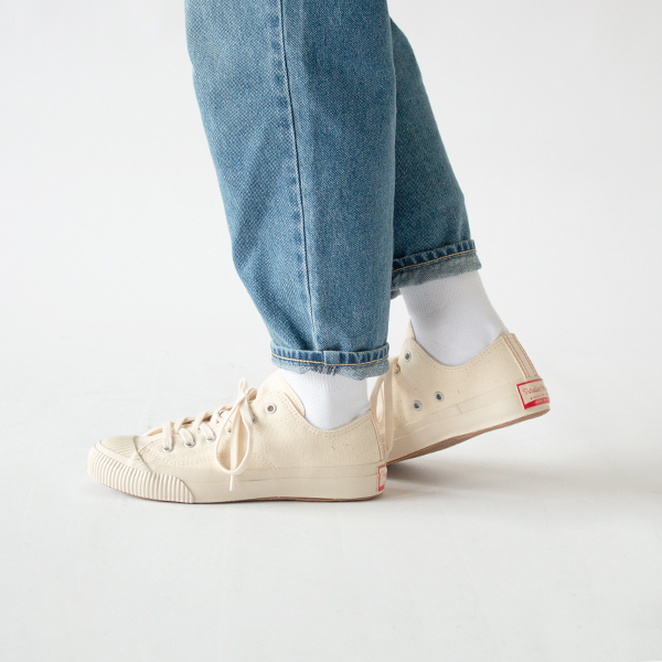 ホワイト(画像は女性サイズ) ホワイト(画像は女性サイズ)