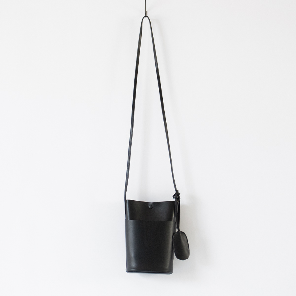 APERTO ショルダーバッグ Sleek Path XS
