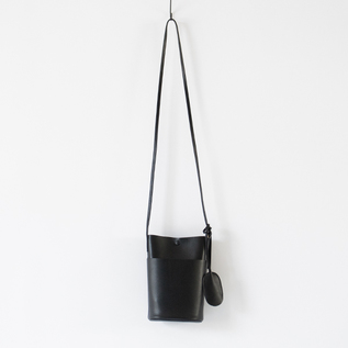 APERTO ショルダーバッグ Sleek Path XS