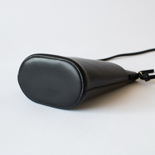 APERTO ショルダーバッグ Sleek Path XS APERTO ショルダーバッグ Sleek Path XS