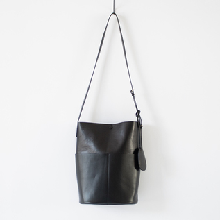 APERTO ショルダーバッグ Sleek Path