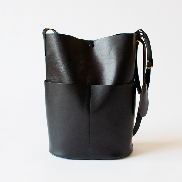 APERTO ショルダーバッグ Sleek Path APERTO ショルダーバッグ Sleek Path