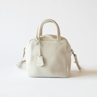 HALLIE 2WAYキューブポシェット