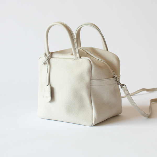 HALLIE 2WAYキューブポシェット(OATMEAL)