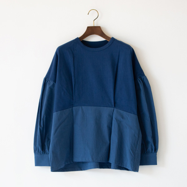 綿天竺×タイプライター ドッキングプルオーバー(BLUE)