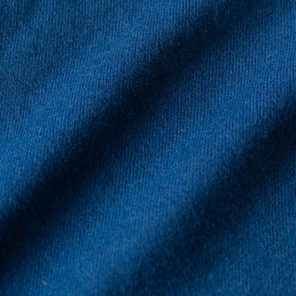 ふくらみと柔らかさを兼ね備えた天竺素材(BLUE)