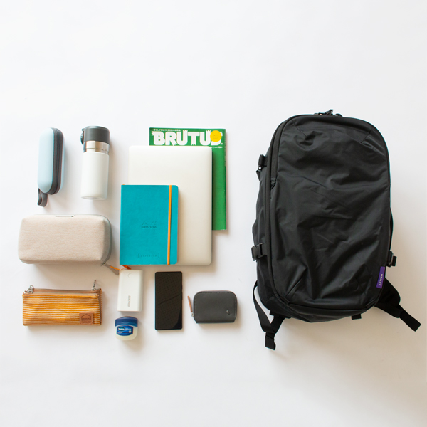 約30Lの大容量(BLACK)