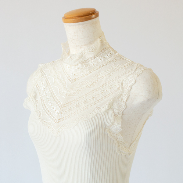 シルクレース ハイネックノースリーブ IVORY