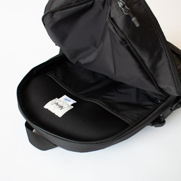 ノートパソコンが収納できる専用スペース(BLK)