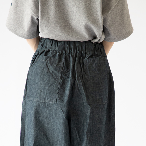 ウエストゴムで穿きやすい ウエストゴムで穿きやすい