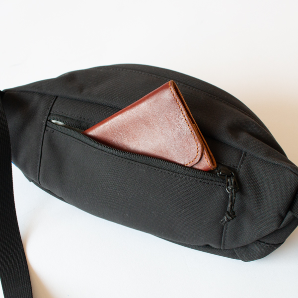 貴重品の収納に(BLACK)
