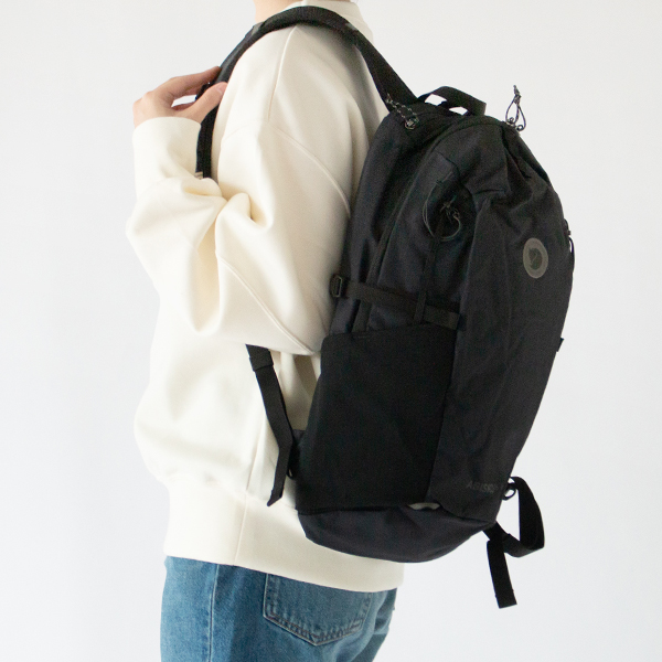 Black、身長156cm