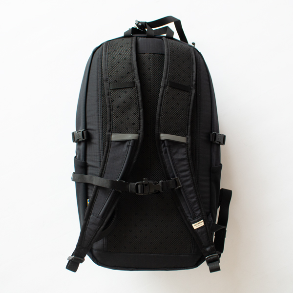 Abisko ソフトパック 16(Black)