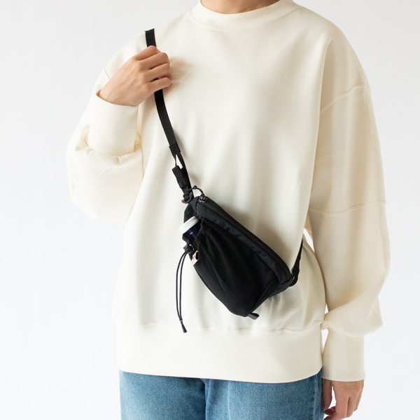 Black、身長156cm