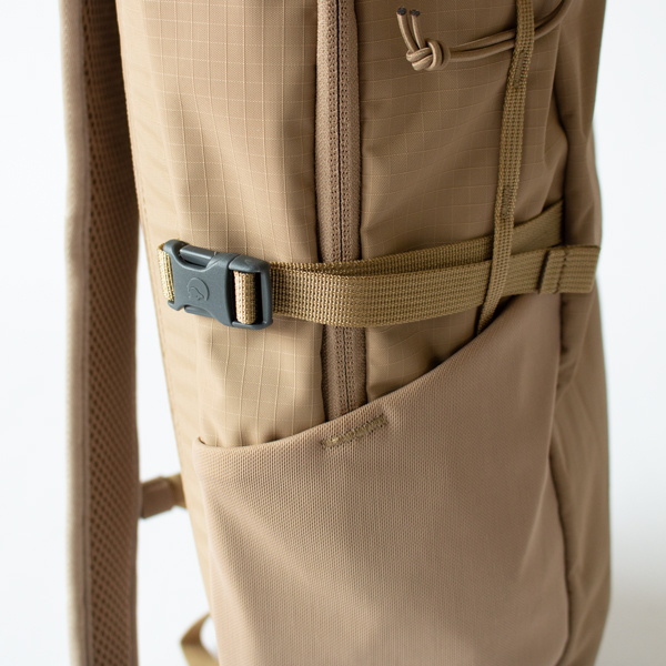 Abisko ソフトパック 16(Clay)