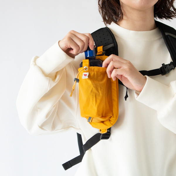バックパックに取り付けるボトルポケット(Mustard Yellow)