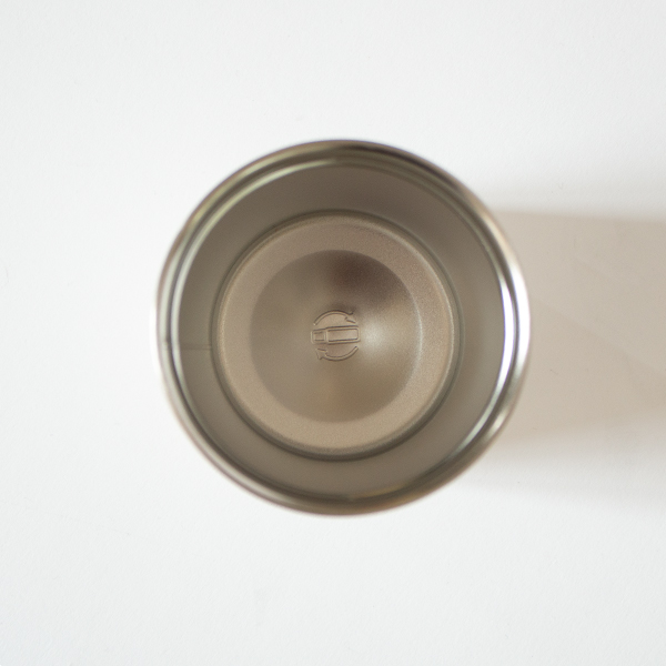 真空断熱構造で温度を保ってくれます