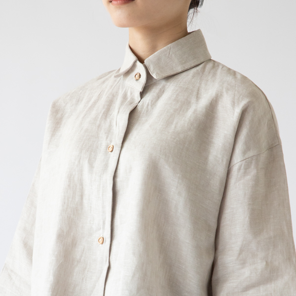 コンパクトな襟元 コンパクトな襟元