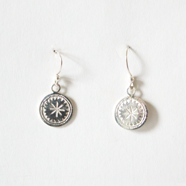 ピアス Boucles Pastilles