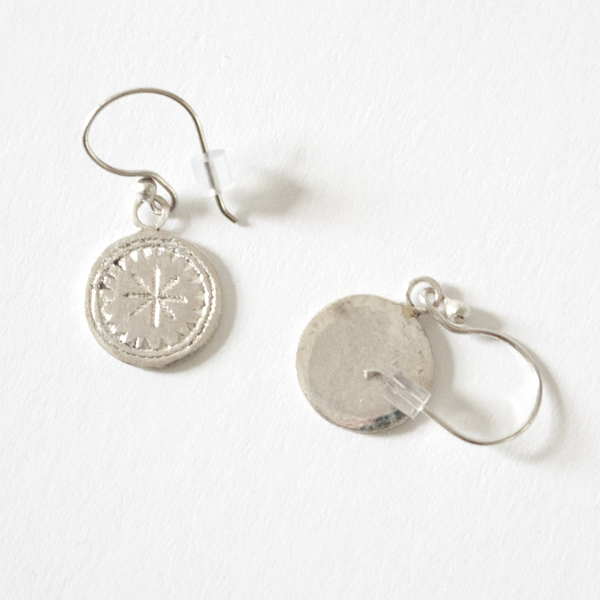 ピアス Boucles Pastilles