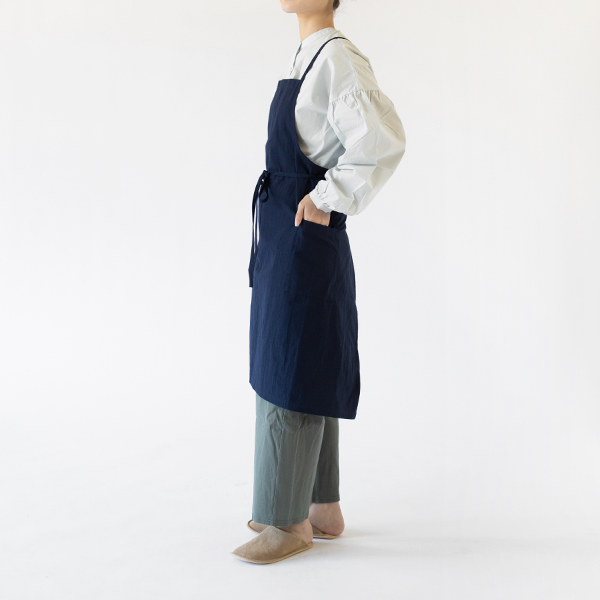 リネンコットンエプロン キッチンクロス付き（NAVY）身長：163cm