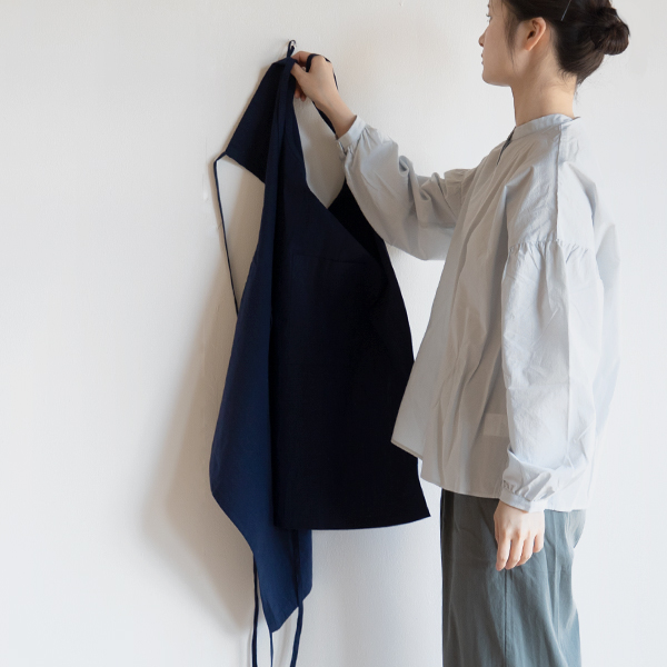 使わない時はフックに掛けておけます（NAVY）