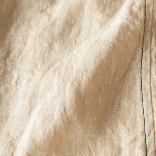 やや厚みがあり、柔らかなリネン100%生地(ECRU BEIGE) やや厚みがあり、柔らかなリネン100%生地(ECRU BEIGE)
