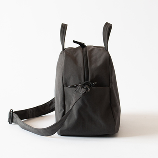 弱撥水シュリンクナイロンバッグ BIZU S(CHARCOAL) 弱撥水シュリンクナイロンバッグ BIZU S(CHARCOAL)