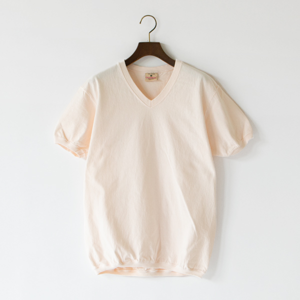 LVネック ショートスリーブTシャツ MILKY PINK LVネック ショートスリーブTシャツ MILKY PINK